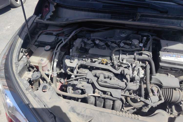 Used Toyota C-HR 2018 2.0L Leading with Sunroof China VI Standard Engine Bay Right