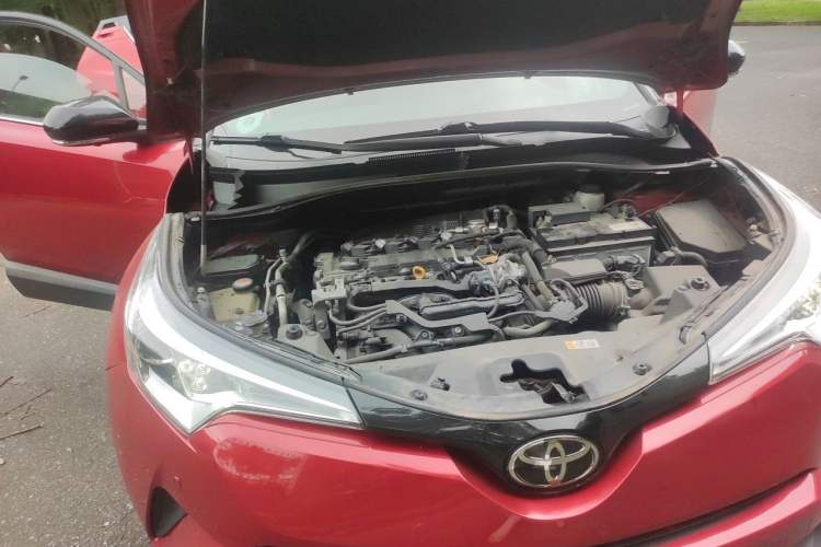 Used Toyota C-HR 2018 2.0L Leading Edition China V-standard Engine Bay Right