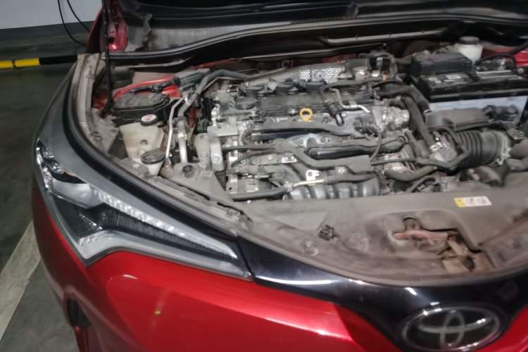 Used Toyota C-HR 2018 2.0L Luxury Sunroof Version China VI Standard Engine Bay Right
