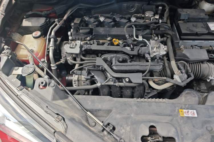 Used Toyota C-HR 2018 2.0L Leading with Sunroof China VI Standard Engine Bay Right