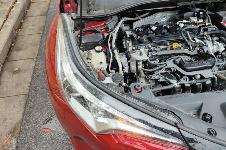 Used Toyota C-HR 2018 2.0L Leading Edition China VI Engine Bay Right