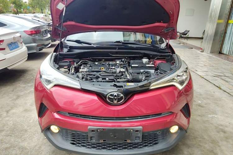 Used Toyota C-HR 2018 2.0L Flagship Version China V Standard Engine Bay
