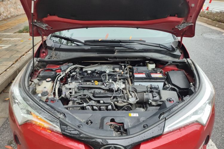 Used Toyota C-HR 2018 2.0L Leading Edition China VI Engine Bay