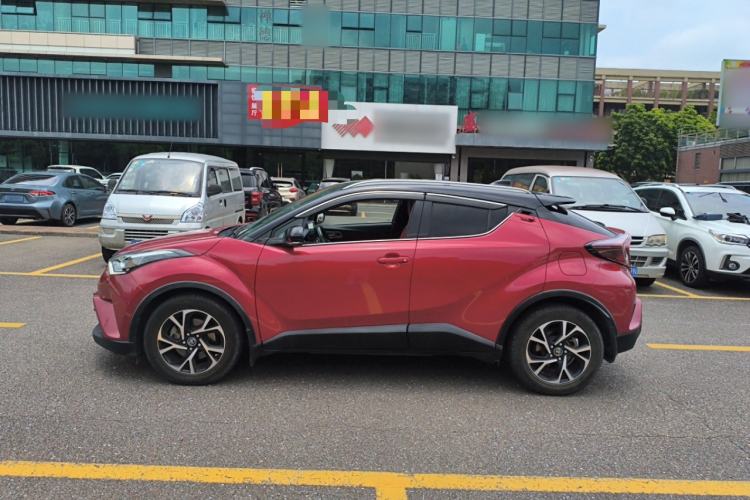Used Toyota C-HR 2018 2.0L Luxury Sunroof Version China VI Standard Exterior 2