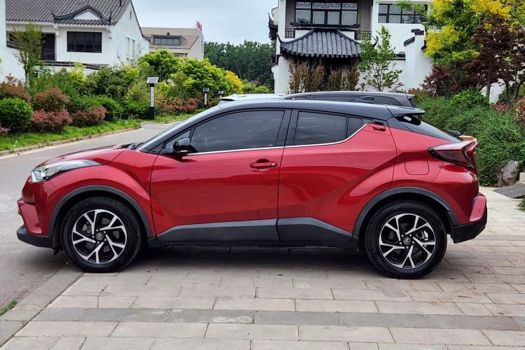 Used Toyota C-HR 2018 2.0L Luxury Sunroof Version China VI Standard Exterior 4