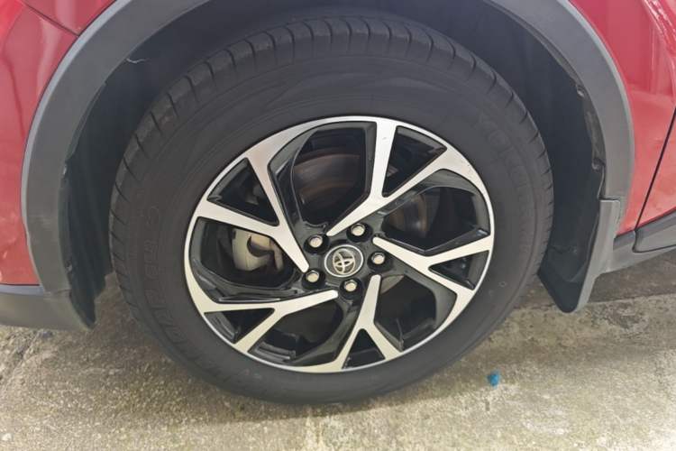 Used Toyota C-HR 2018 2.0L Leading with Sunroof China V Standard Exterior 4