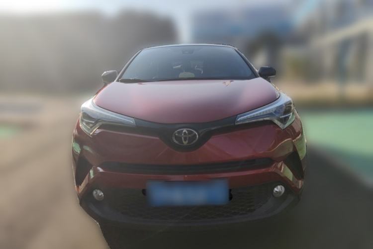 Used Toyota C-HR 2018 2.0L Luxury Sunroof Version China V Emission Standard Front