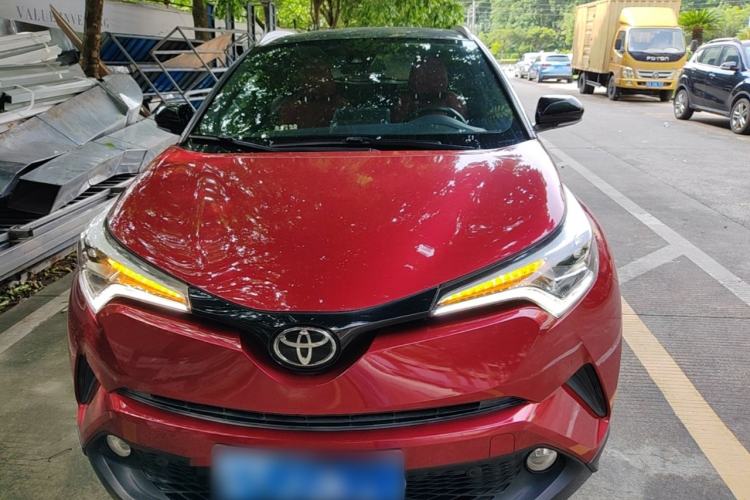 Used Toyota C-HR 2018 2.0L Luxury Sunroof Version China VI Standard Front