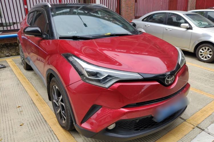 Used Toyota C-HR 2018 2.0L Luxury Sunroof Version China VI Standard Front Right 45 Deg