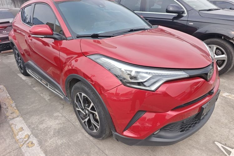 Used Toyota C-HR 2018 2.0L Luxury Sunroof Version China VI Standard Front Right 45 Deg