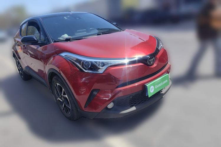 Used Toyota C-HR 2018 2.0L Leading with Sunroof China VI Standard Front Right 45 Deg
