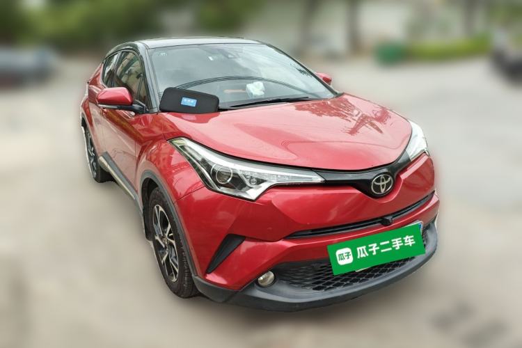 Used Toyota C-HR 2018 2.0L Leading Edition China V-standard Front Right 45 Deg