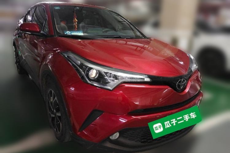 Used Toyota C-HR 2018 2.0L Leading Edition China VI Front Right 45 Deg