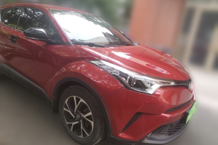 Used Toyota C-HR 2018 2.0L Leading Edition China VI Front Right 45 Deg