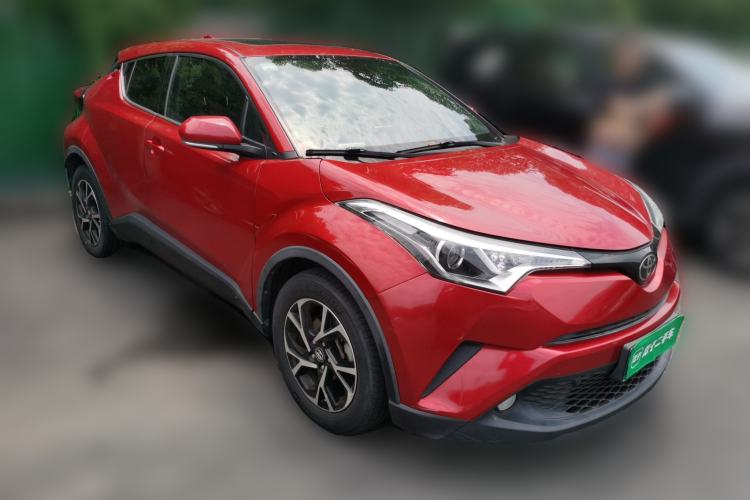 Used Toyota C-HR 2018 2.0L Leading with Sunroof China VI Standard Front Right 45 Deg