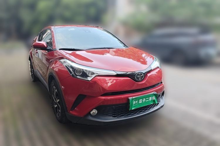Used Toyota C-HR 2018 2.0L Leading Edition China V-standard Front Right 45 Deg