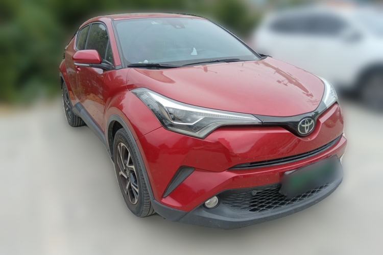 Used Toyota C-HR 2018 2.0L Luxury Sunroof Version China VI Standard Front Right 45 Deg