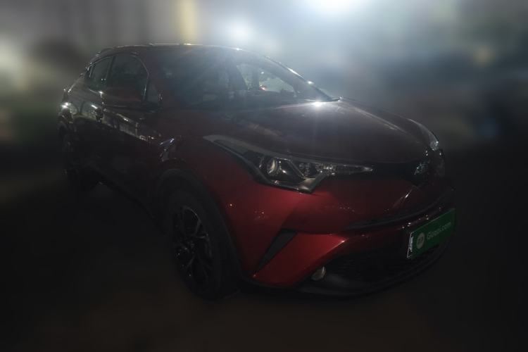 Used Toyota C-HR 2018 2.0L Leading Edition China VI Front Right 45 Deg