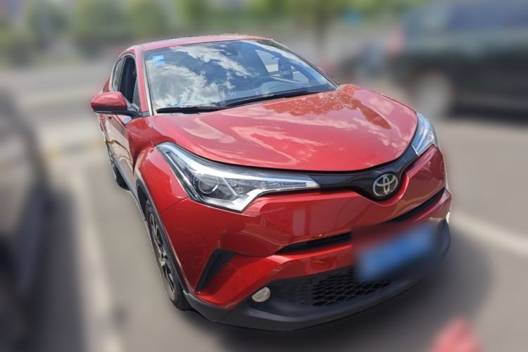 Used Toyota C-HR 2018 2.0L Leading with Sunroof China VI Standard Front Right 45 Deg