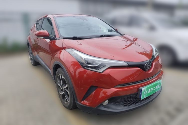 Used Toyota C-HR 2018 2.0L Luxury Edition China VI Standard Front Right 45 Deg