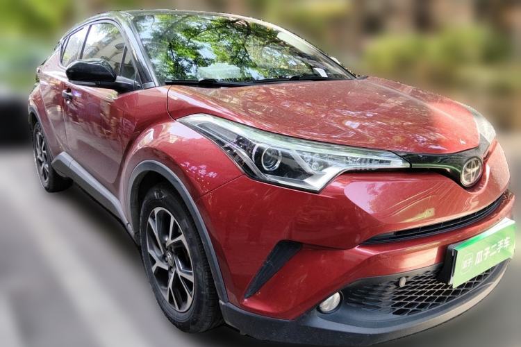 Used Toyota C-HR 2018 2.0L Leading Edition China V-standard Front Right 45 Deg