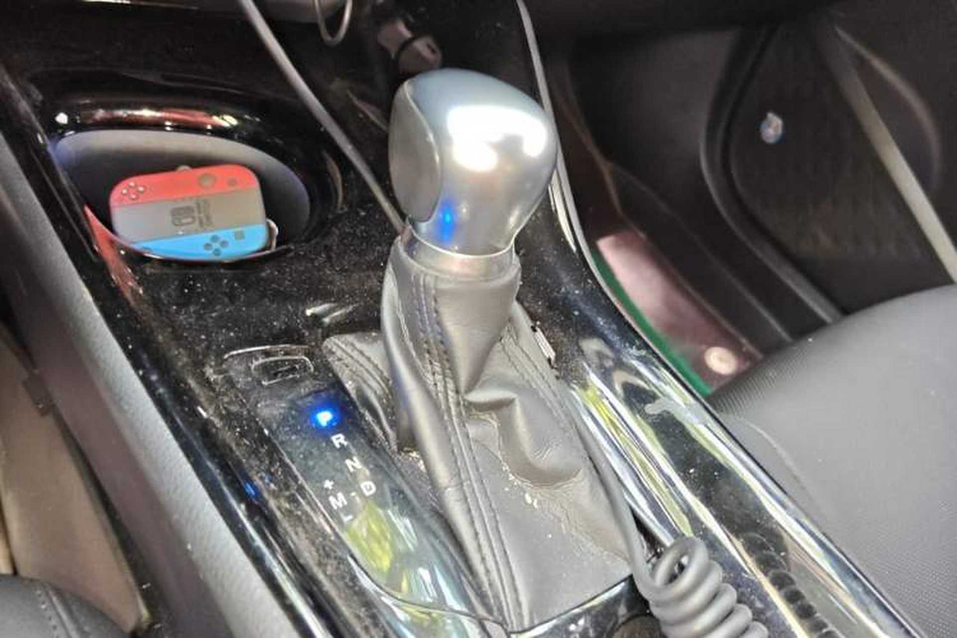 Used Toyota C-HR 2018 2.0L Leading Edition China VI Gear Lever