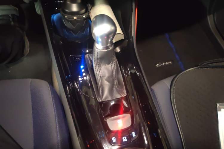 Used Toyota C-HR 2018 2.0L Leading with Sunroof China VI Standard Gear Lever