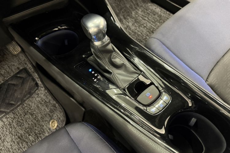 Used Toyota C-HR 2018 2.0L Luxury Edition China V Standard Gear Lever