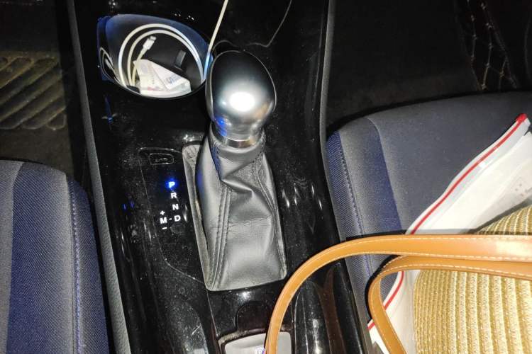 Used Toyota C-HR 2018 2.0L Leading Edition China VI Gear Lever
