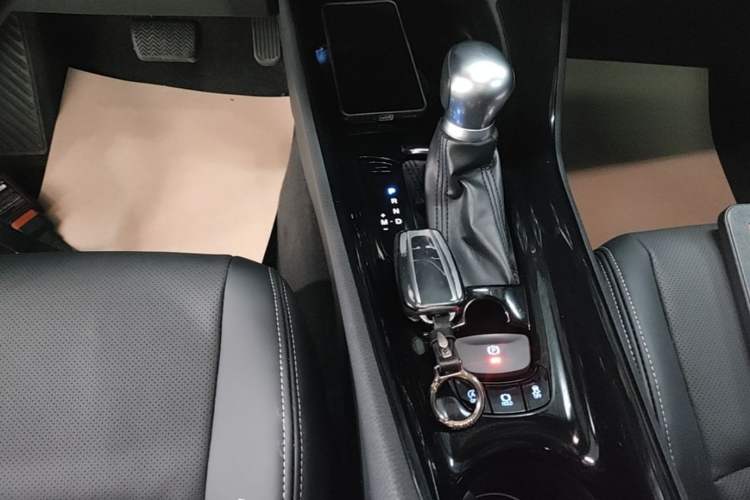 Used Toyota C-HR 2018 2.0L Leading with Sunroof China V Standard Gear Lever