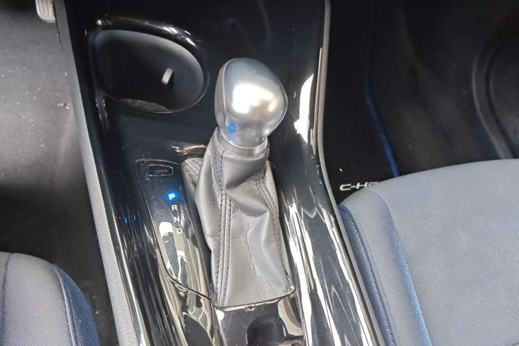 Used Toyota C-HR 2018 2.0L Leading Edition China V-standard Gear Lever