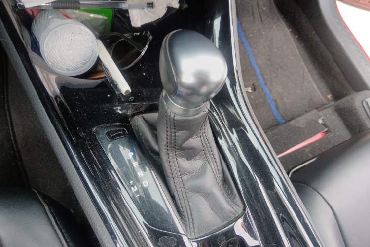 Used Toyota C-HR 2018 2.0L Luxury Sunroof Version China VI Standard Gear Lever