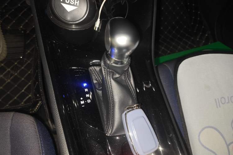 Used Toyota C-HR 2018 2.0L Leading Edition China VI Gear Lever