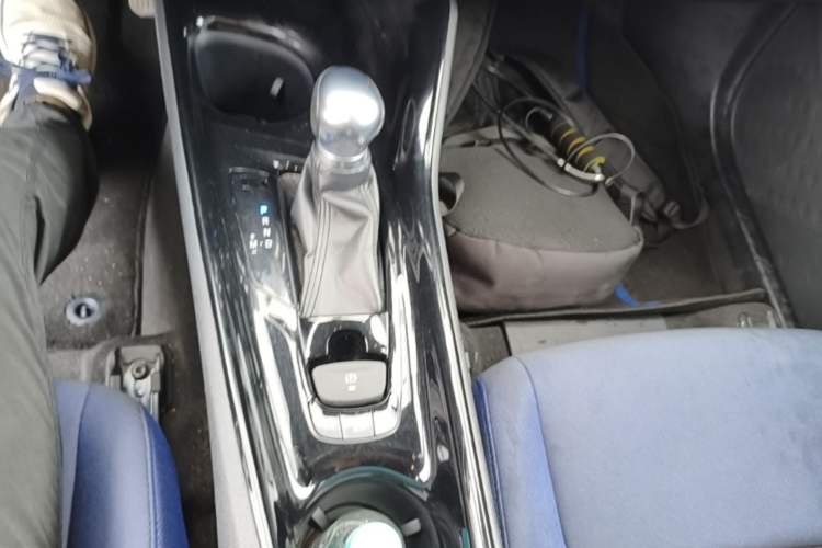 Used Toyota C-HR 2018 2.0L Leading Edition China V-standard Gear Lever