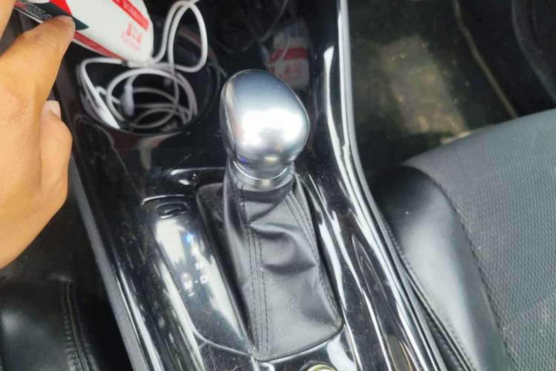 Used Toyota C-HR 2018 2.0L Luxury Edition China VI Standard Gear Lever