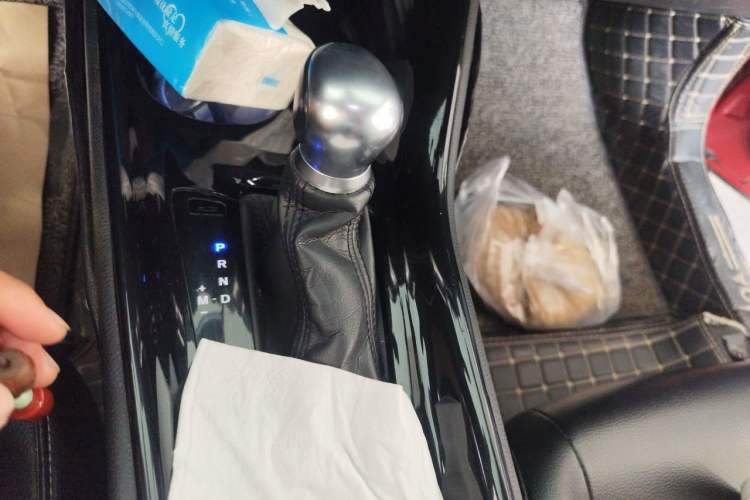 Used Toyota C-HR 2018 2.0L Leading with Sunroof China VI Standard Gear Lever