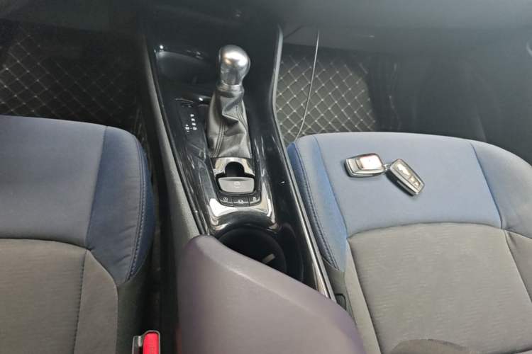 Used Toyota C-HR 2018 2.0L Leading with Sunroof China V Standard Gear Lever