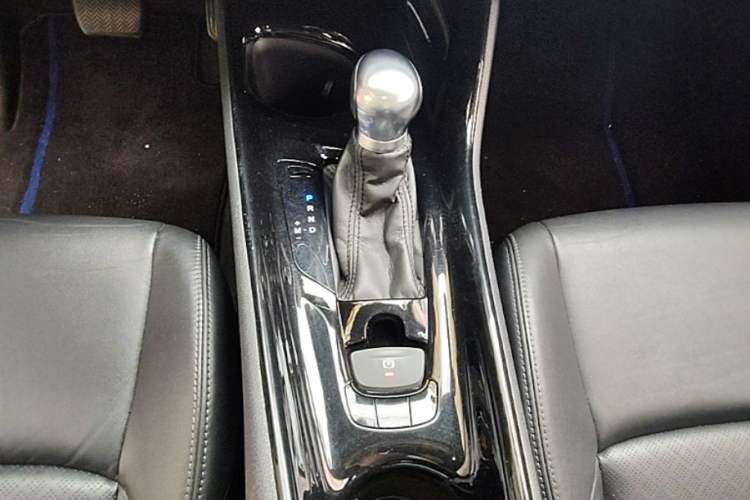 Used Toyota C-HR 2018 2.0L Flagship Version China V Standard Gear Lever