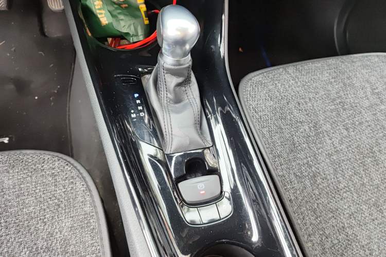 Used Toyota C-HR 2018 2.0L Leading Edition China VI Gear Lever