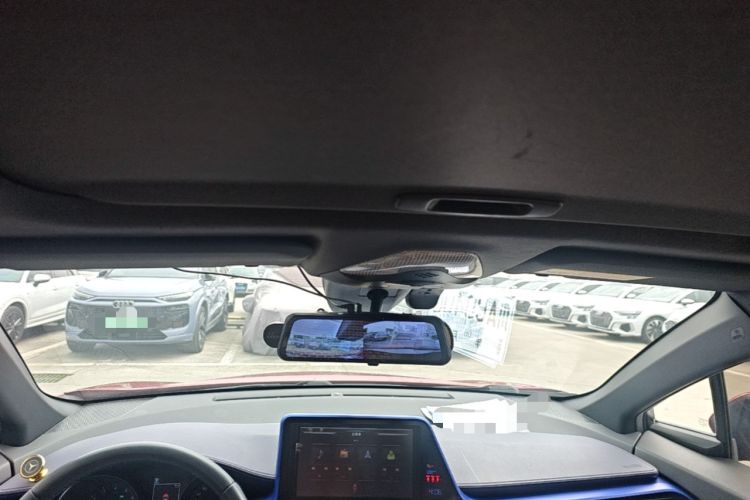 Used Toyota C-HR 2018 2.0L Luxury Sunroof Version China VI Standard Headliner