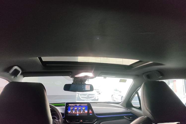 Used Toyota C-HR 2018 2.0L Leading with Sunroof China V Standard Headliner