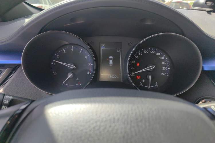 Used Toyota C-HR 2018 2.0L Leading with Sunroof China VI Standard Instrument Cluster