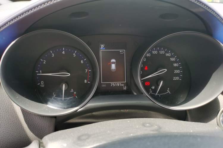 Used Toyota C-HR 2018 2.0L Leading with Sunroof China VI Standard Instrument Cluster