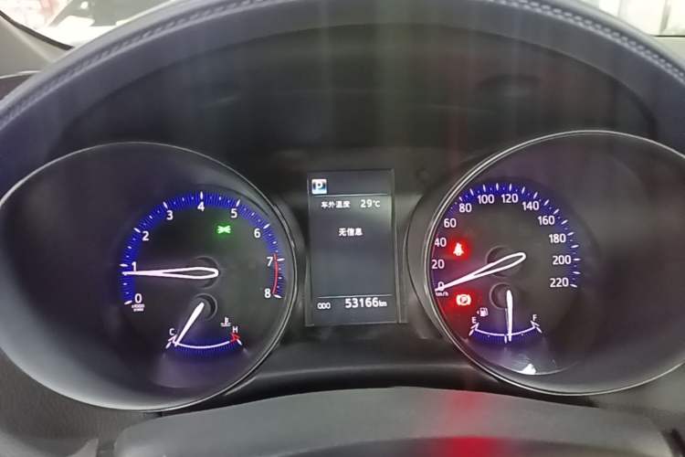 Used Toyota C-HR 2018 2.0L Leading with Sunroof China VI Standard Instrument Cluster