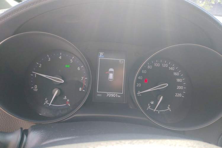 Used Toyota C-HR 2018 2.0L Leading with Sunroof China VI Standard Instrument Cluster