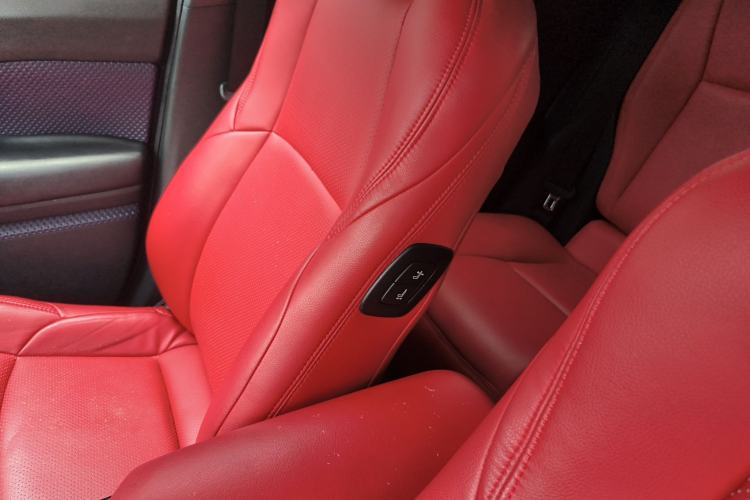 Used Toyota C-HR 2018 2.0L Luxury Sunroof Version China VI Standard Interior 2