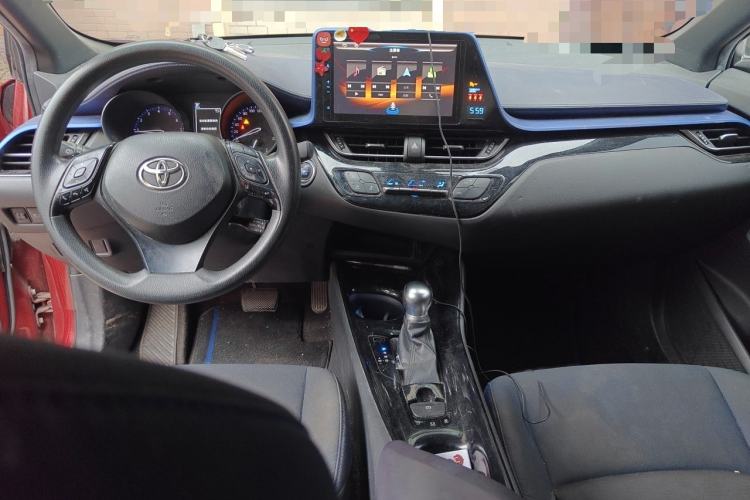 Used Toyota C-HR 2018 2.0L Leading with Sunroof China VI Standard Interior 2
