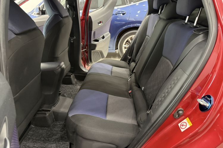 Used Toyota C-HR 2018 2.0L Luxury Edition China V Standard Interior 3