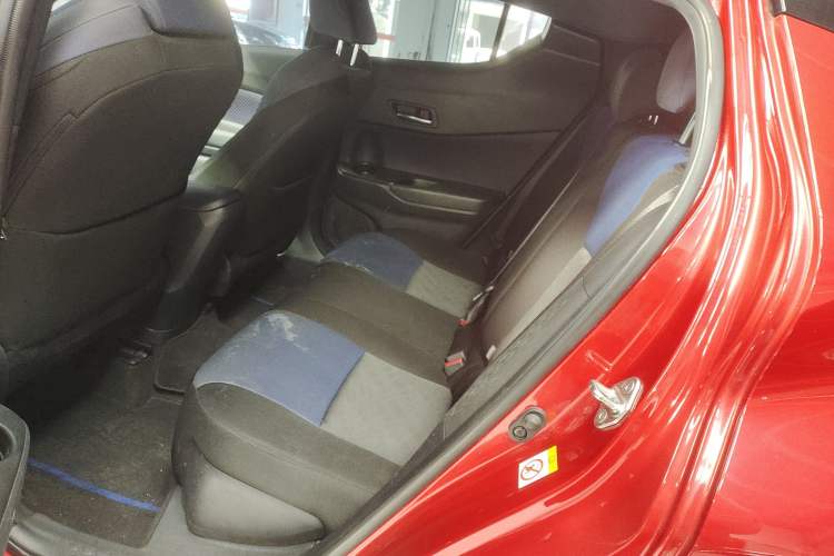 Used Toyota C-HR 2018 2.0L Leading Edition China VI Interior 4