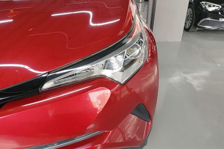Used Toyota C-HR 2018 2.0L Leading with Sunroof China V Standard Left Front Headlight